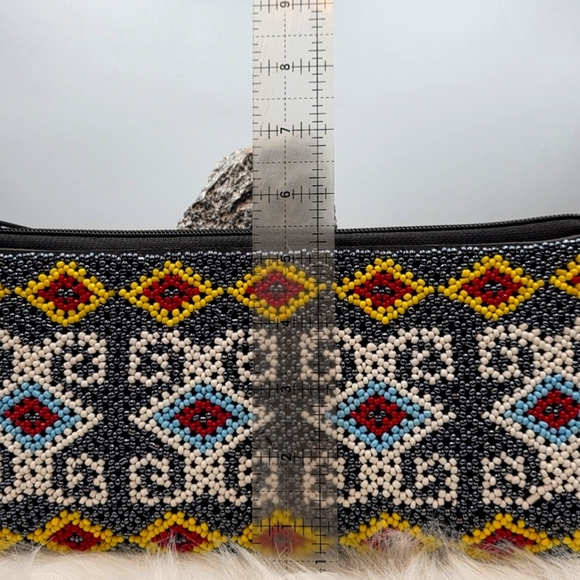 Handbeaded Blue White Yellow Diamonds Native American Zip Closure Medium Clutch - Picture 6 of 10